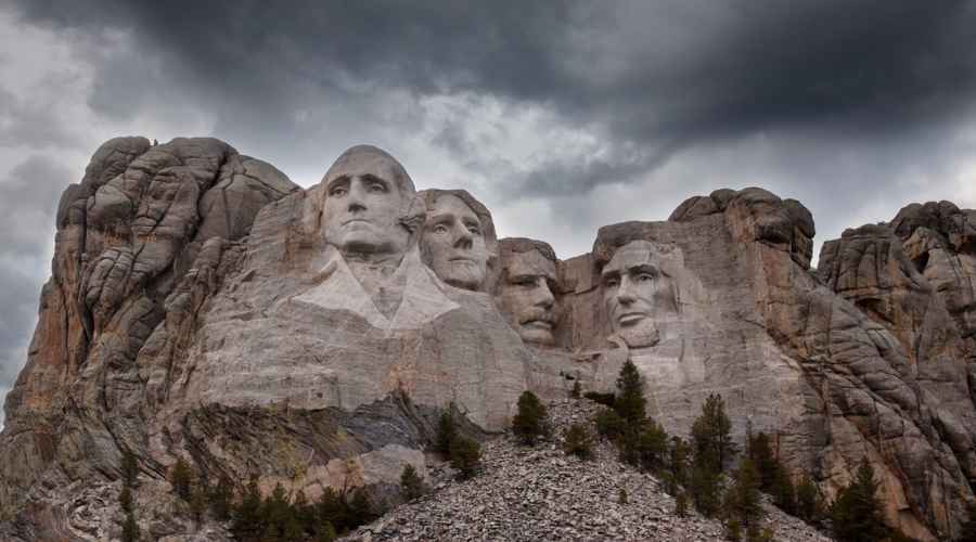 Yellowstone - Mt. Rushmore 6 Days Air Tour